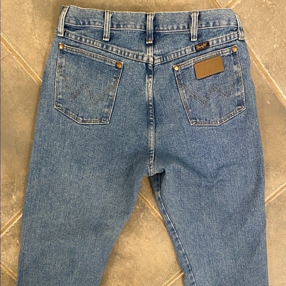 Wrangler 31 x 30 Stonewash Mens Jeans, With W Logo on Pockets, Straight Leg - Picture 6 of 10